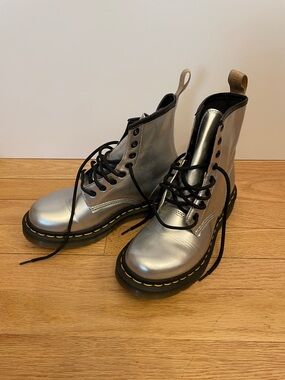 Dr Martens 1460 Pascal Boots Metallic Silver